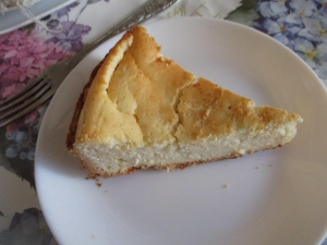 Песочный пирог с творогом и сливками 