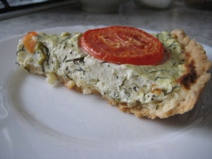 Песочный пирог с творогом и зеленью 