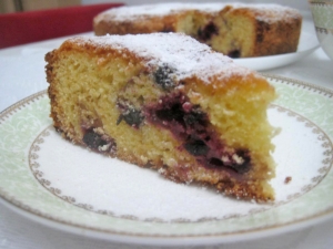 Пирог с черной смородиной 