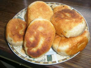 Пирожки на заварном дрожжевом тесте на сковороде 