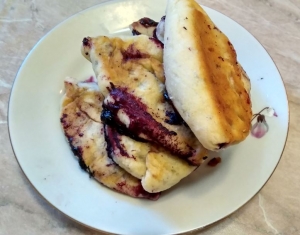 Пирожки с черникой в духовке 