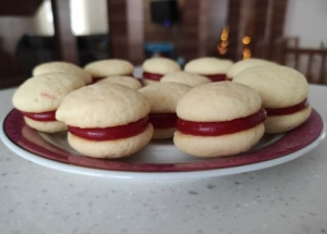 Пирожное "Сладкая парочка" из печенья с начинкой 