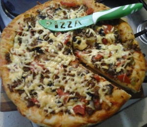 Пицца с фаршем и грибами 