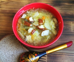 Постные щи с белыми грибами и квашеной белокочанной капустой 