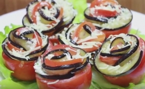 Праздничные тарталетки с баклажанами, сыром и помидорами 