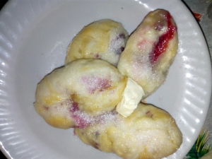 Пышные вареники с малиной на пару 