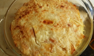 Рисовая запеканка с яблоками и курагой 