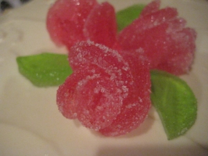 Розы из мармелада: украшение тортов в домашних условиях 