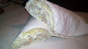 Рулет из лаваша с сардиной и картошкой 