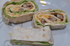 Рулет из лаваша со шпротами и пекинской капустой 