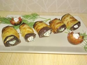 Рулетики из баклажан с брынзой 