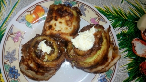 Рулетики из кабачков с сыром, яйцом и чесноком 