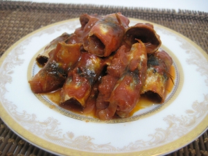 Рулетики из салаки в духовке запеченные под томатным соусом по-шведски 