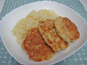 Рыбные котлеты из минтая с хлебом 