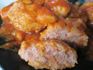 Рыбные тефтели в томате на сковороде 