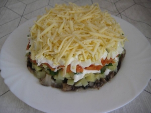 Салат "Грибы под шубой" 