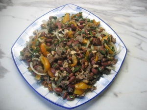 Салат "Тбилиси" с говядиной и фасолью 