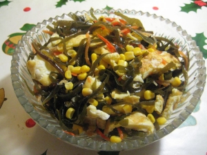 Салат из морской капусты с омлетом без майонеза 