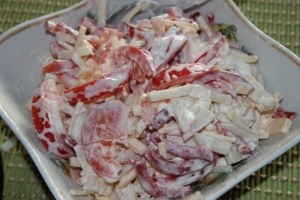 Салат с грушей и сыром на скорую руку 