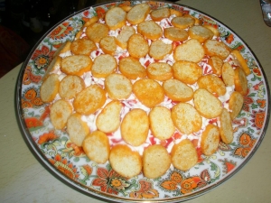 Салат с курицей и сухариками слоями 