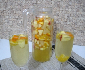 Сангрия с шампанским 