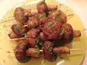 Шашлык из шампиньонов в духовке 