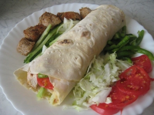 Шаурма со свининой и свежими огурцами в домашних условиях 