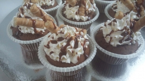 Шоколадные маффины с кремом 