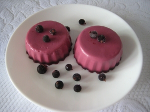 Сметанное желе со смородиной 