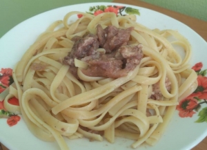 Спагетти с тушенкой 