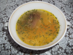 Суп из говядины на кости с лапшой 