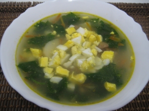 Суп с крапивой, яйцом и курицей 
