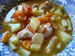 Свинина с кабачками и картошкой в мультиварке 