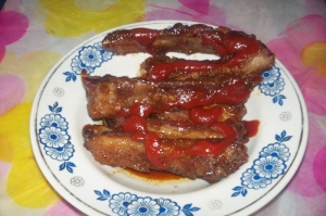 Свиные ребрышки в медово-чесночном соусе запеченные в духовке 