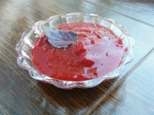 Ткемали из красной алычи по-грузински на зиму 