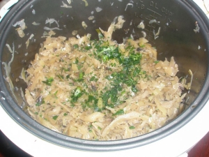 Тушеная капуста с грибами в мультиварке: постный рецепт с фото 