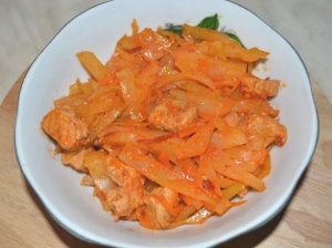 Тушеная капуста со свининой 