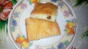 Творожная запеканка с манкой и изюмом в духовке 