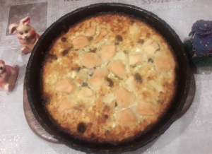 Творожная запеканка с манкой, яблоками и изюмом для ребенка 1,5-2 года