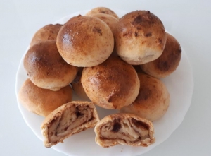 Творожные булочки с какао и корицей 