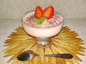 Творожный десерт с клубникой и желатином 