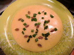 Тыквенный суп-пюре со сливками и мускатным орехом 