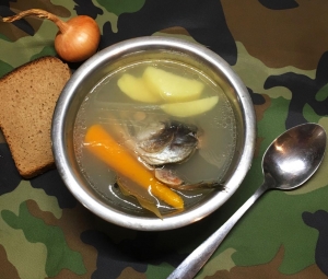 Уха из головы горбуши с водкой 