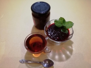 Варенье из жимолости с клубникой 