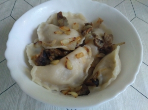 Вареники с картошкой и грибами. Тесто на воде 