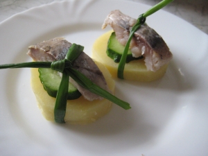 Закуска из селедки и картошки на праздничный стол 