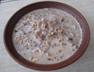 Жидкая кутья из пшеницы с маком и халвой 