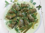 Долма с курицей и свининой в виноградных листьях