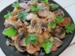 Картофель с курицей и грибами 