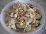 Крабовый салат с пекинской капустой, кукурузой и огурцом 